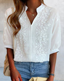 Van Elst Mode® |Blouse met V-hals en pofmouwen met kantdecoratie